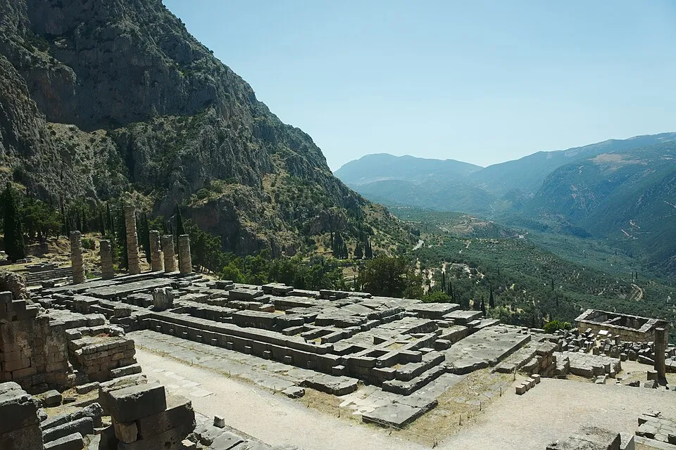 ΜΟΝΟΠΑΤΙ ΚΟΡΥΚΕΙΟΝ ΑΝΤΡΟ